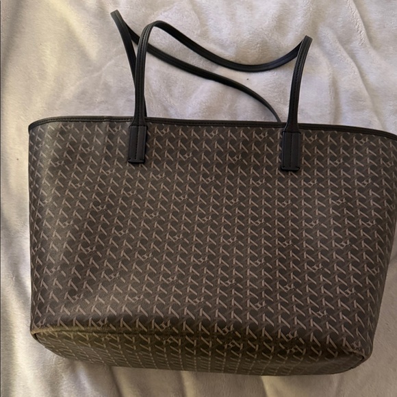 Tory Burch Ever Ready Black Tote - Picture 2 of 5